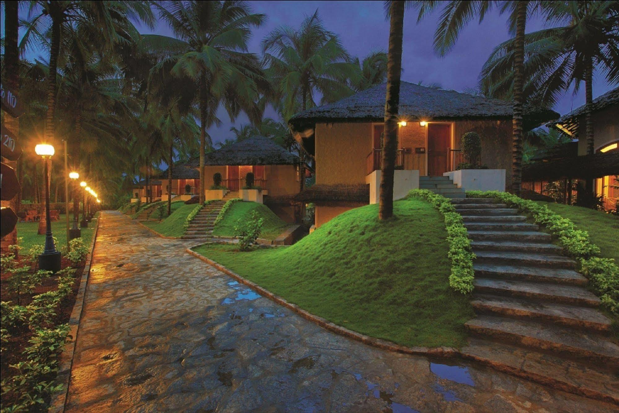 Coco Lagoon By Great Mount Pollāchi Exterior foto