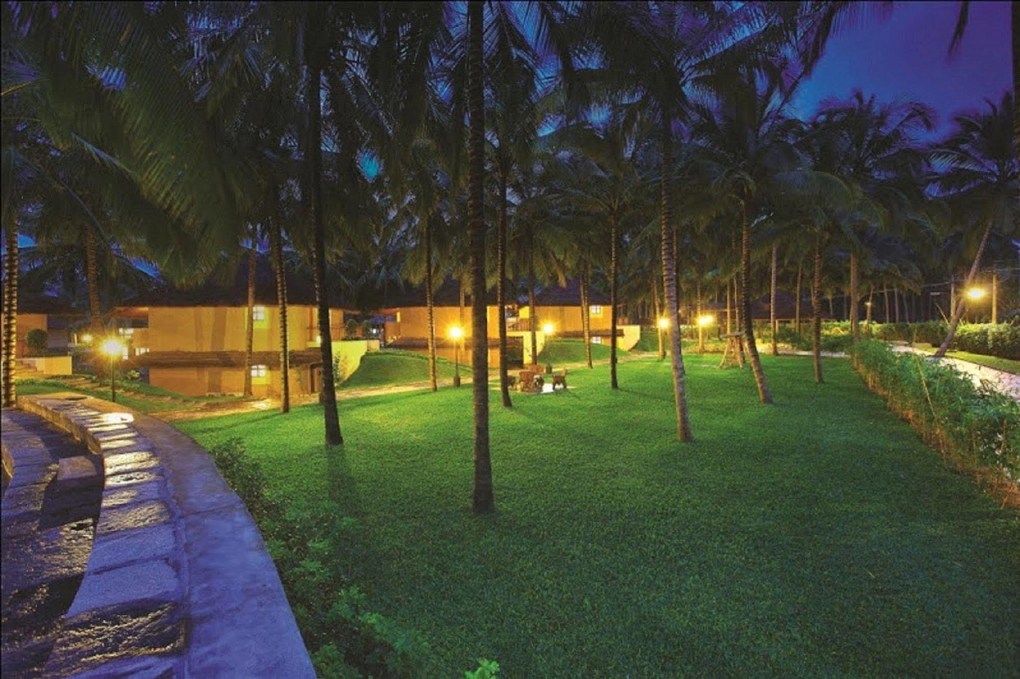 Coco Lagoon By Great Mount Pollāchi Exterior foto